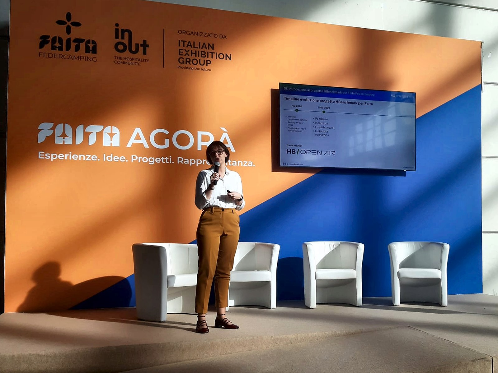 Lia Dal Cappello di HBenchmark durante lo speech sul progetto HB/OpenAir a FAITA Agorà, TTG | InOut 2026 a Rimini
